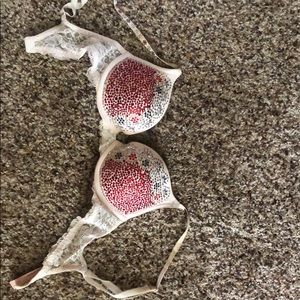 Victoria’s Secret dream rhinestone lace 32c bra